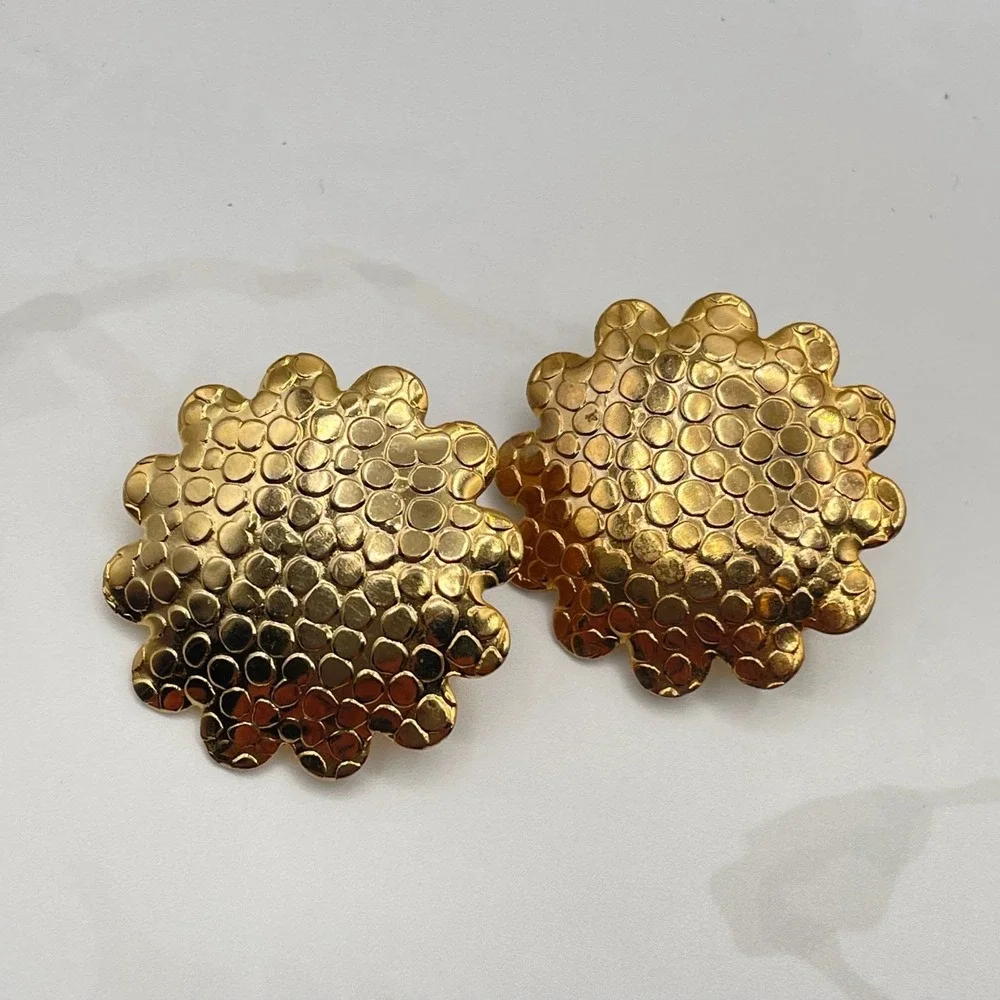 Vintage Gold Tone Stud‎ Earrings Large Flower Bubble Textured Scalloped Boho Y2K